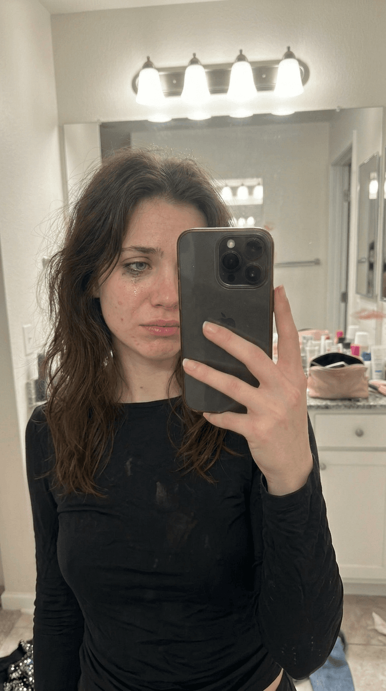 Lucy, mirror selfie